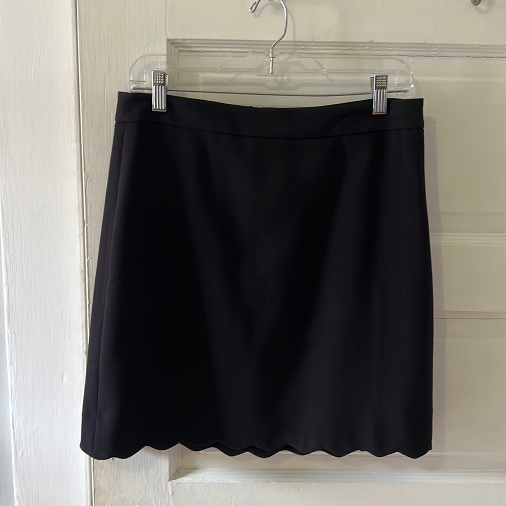 Black scallop edge skirt